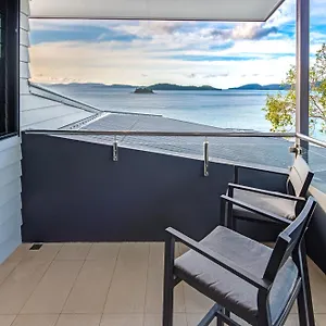 Edge On By Hiha Hamilton Island